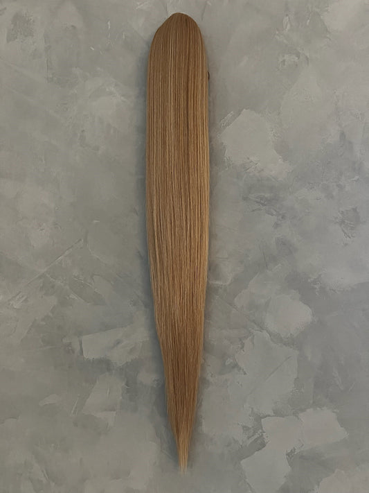 Classy Mørk Varm Blond Ponytail